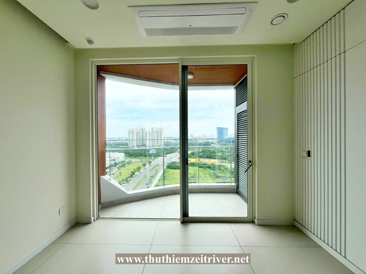 Thu Thiem Zeit River apartment for rent - 2 bedrooms - basic furniture
